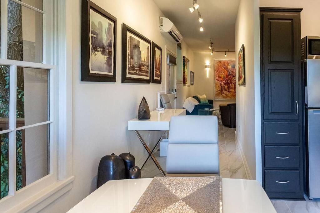 Private Luxury Suite With Hot Tub Downtown ユリーカ・スプリングス エクステリア 写真